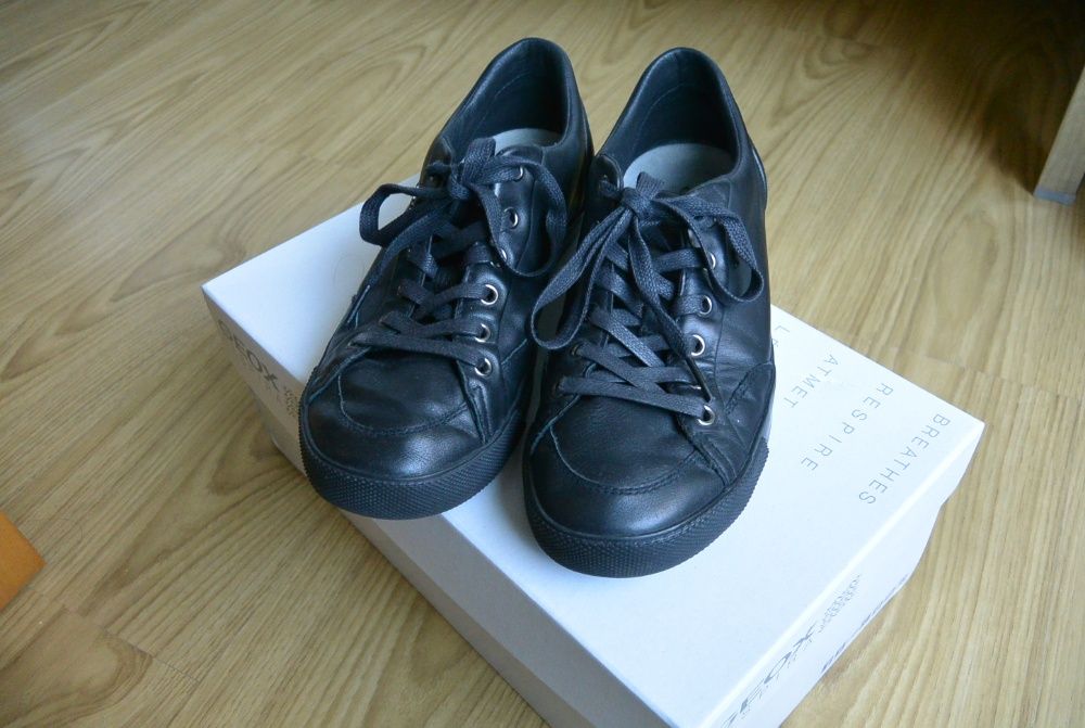 Sapatilhas em pele Geox