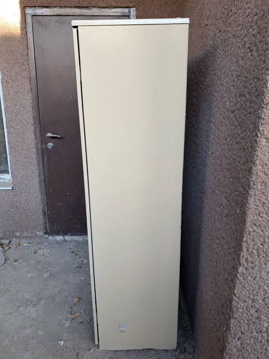 Продам металлический шкаф
