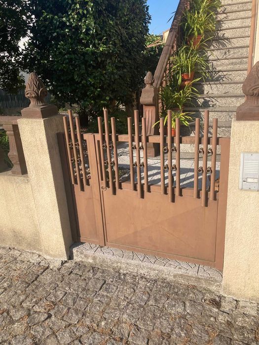 Portôes em Ferro - Castanho