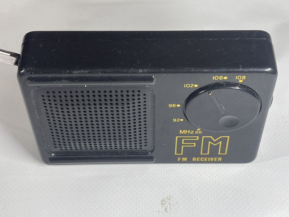 Radio FM receiver oldsqulowe sprawne,