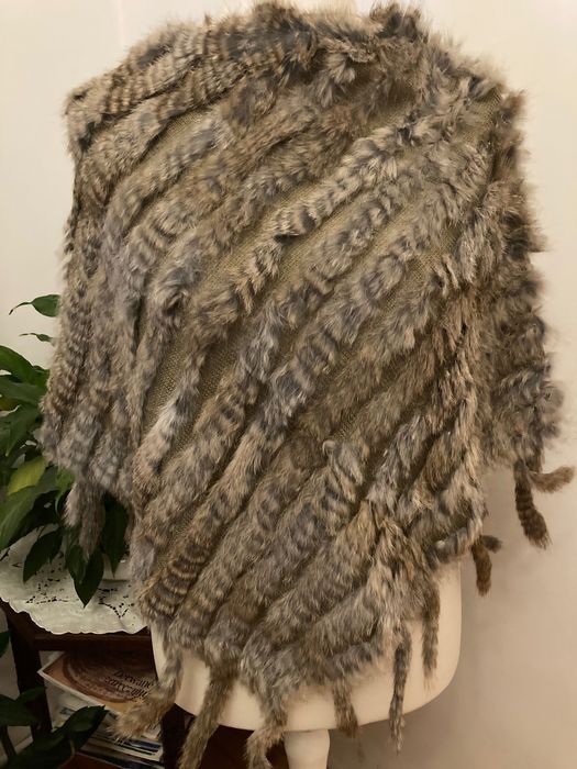 Etola Ponczo narzutka futrzana królik roz. Uniwersalny