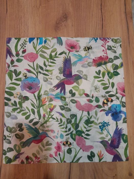Zestaw 2 poszewki na poduszkę Kolibry i kwiaty  39x40cm