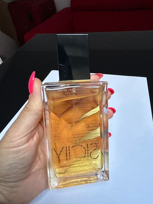 Trussardi Jeans Women  Dolce & Gabbana Sicily Giorgio Armani Idole