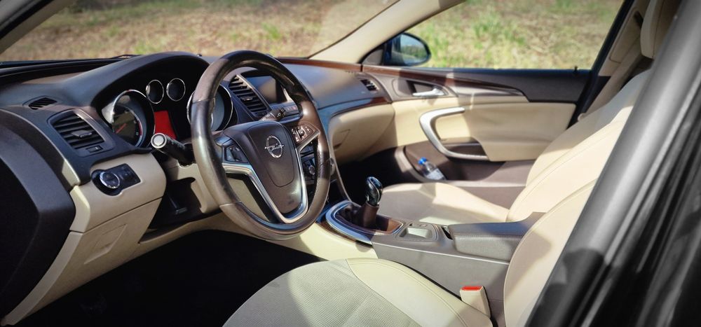Opel Insignia 2.0cdti sportstour 160cv 2012