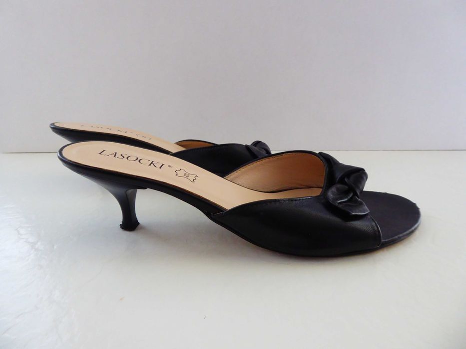 Czarne klapki damskie skórzane Lasocki z  kokardką r. 38