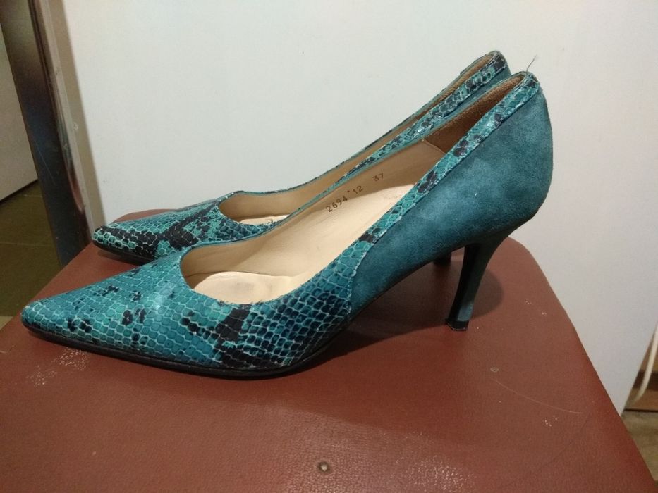 Замшевые туфли с кожей питона