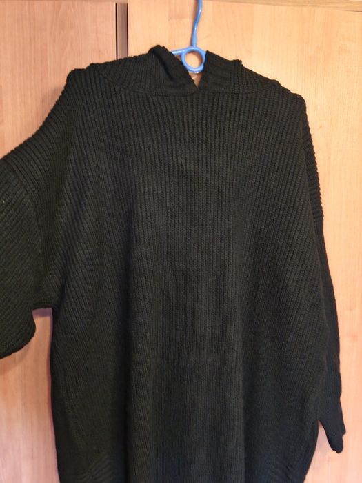 Sukienka - sweter z kapturem plus size