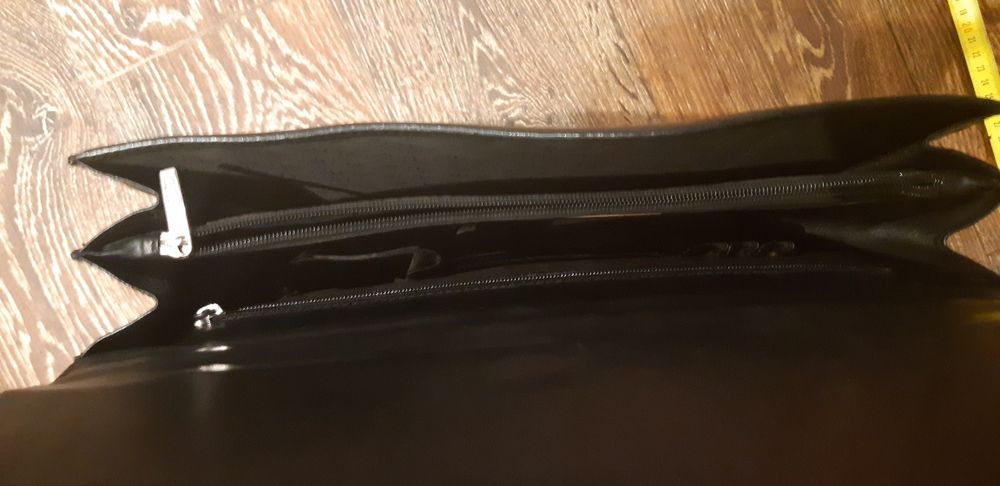 Продам  портфель мужской кожа.