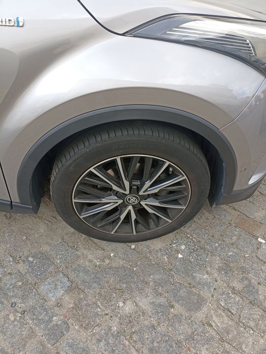 Toyota C-HR 1.8 Híbrido Exclusive + P.Luxury — photo 3