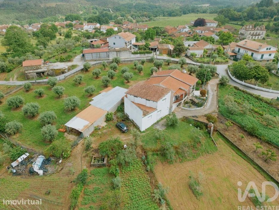Moradia isolada T2 em Ázere e Covelo de 130 m2
