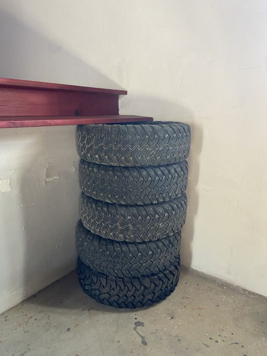 5 Pneus Hankook MT2 245/75 R16 150€/unidade (apenas 1500km)