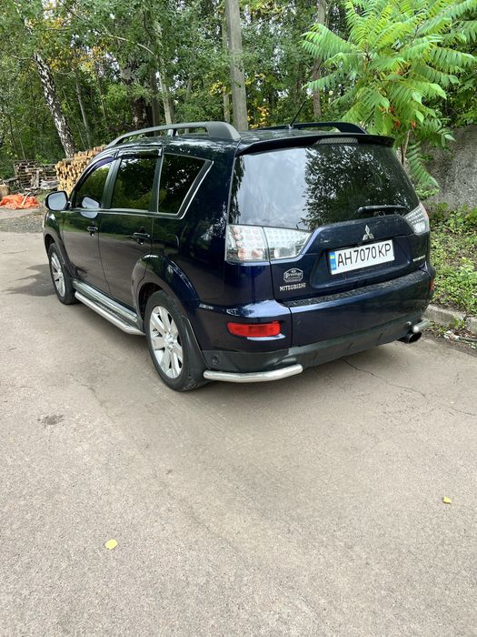 Mitsubishi Outlender XL