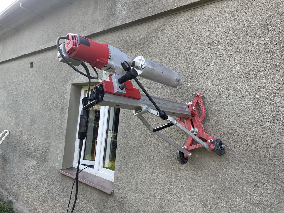 Wiertnica, otwornica, przewierty, wiercenie, otwory w betonie, cegle,