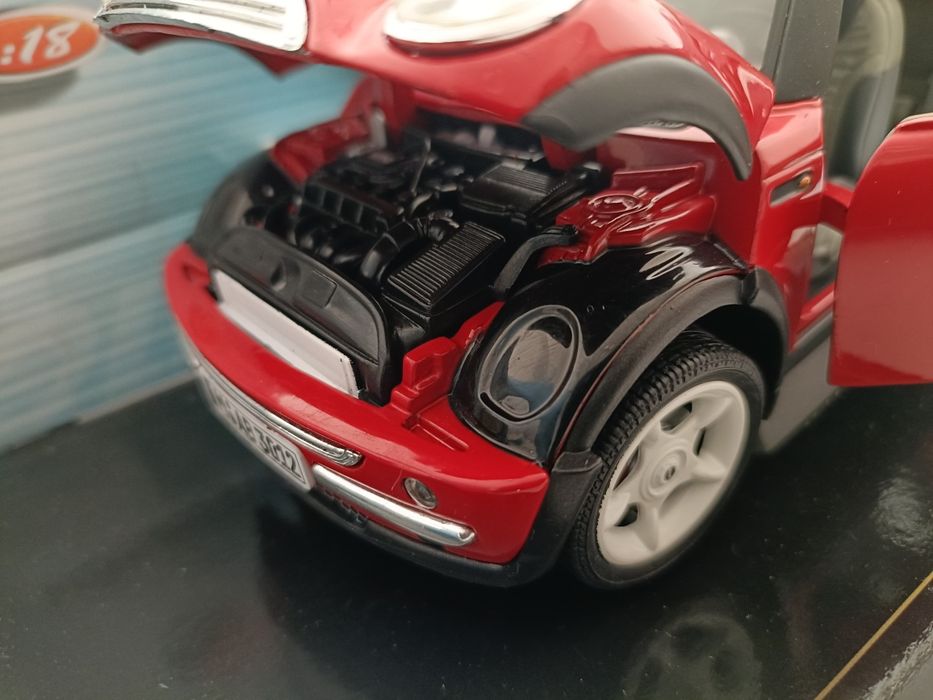 MINI COOPER 2001 - 1/18. Miniatura Novo com caixa