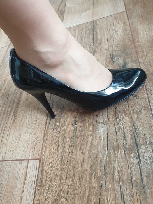 Skórzane czarne szpilki na obcasie RYŁKO rozmiar 36,5