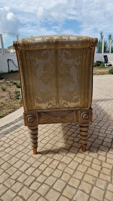Canapé estilo Louis XVI.