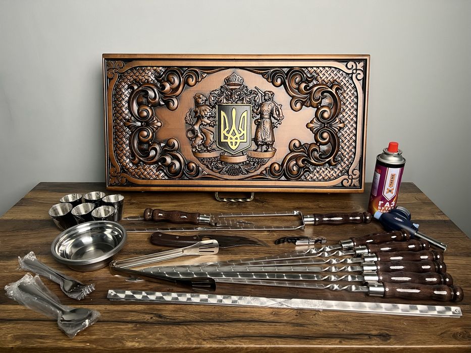 Деревʼяний кейс з шампурами