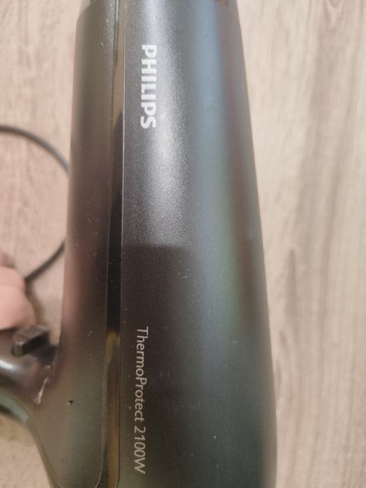 Фен Phillips ThermoProtect 2100 W