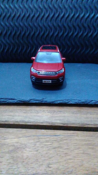Miniatura de SUV Changan