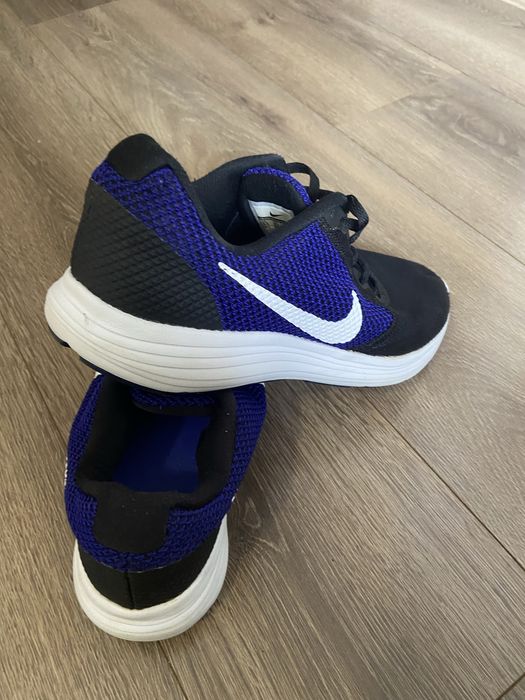 Кросівки Nike Revolution 5