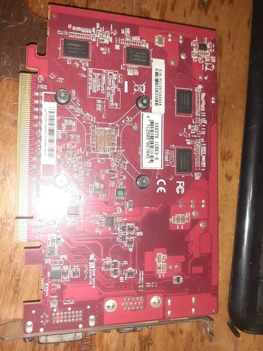 Продам видеокарту 6570 1gb ddr3