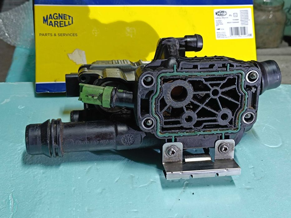 Termostato usado MANN HUMMEL Citroen Peugeot C3 C4
