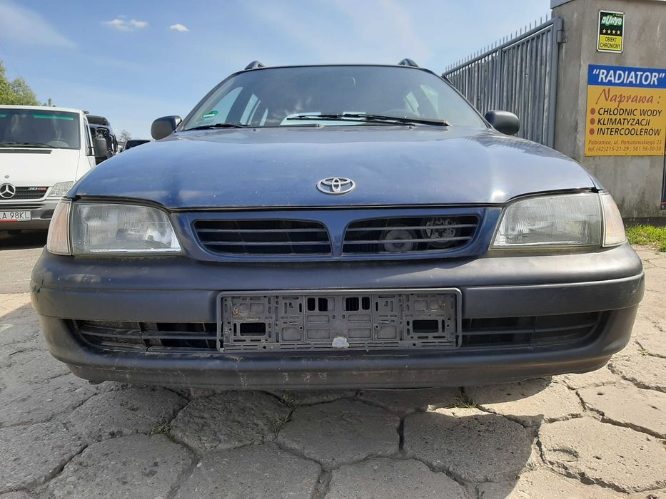 Toyota Carina E Kombi 1.6i 4AFE 1997r.Atrapa ,grill