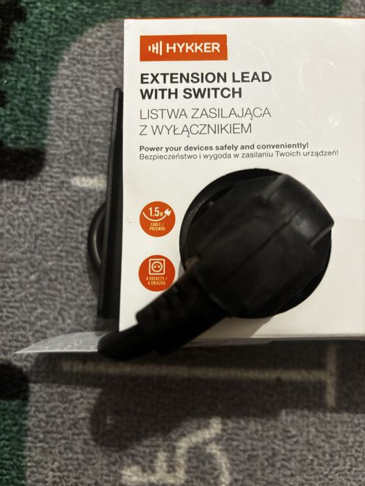 Przedłużacz 1,5 m czarny Hykker 4 gniazdka + 2 x USB, USB-C