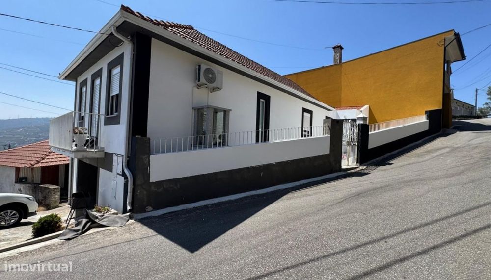 Venda Moradia Geminada V3, Vila Marim, Mesão Frio
