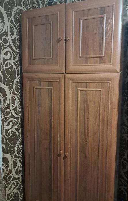 Продам хороших 2 шкафа