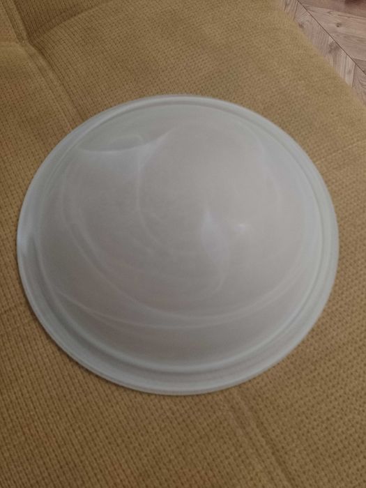 Klosz lampy podsufitowej