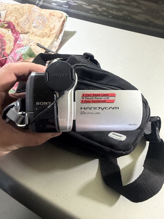 Камера Sony Handycam DCR-HC23