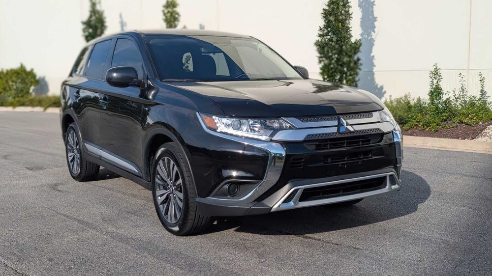 Mitsubishi Outlander ES 2.4      2020