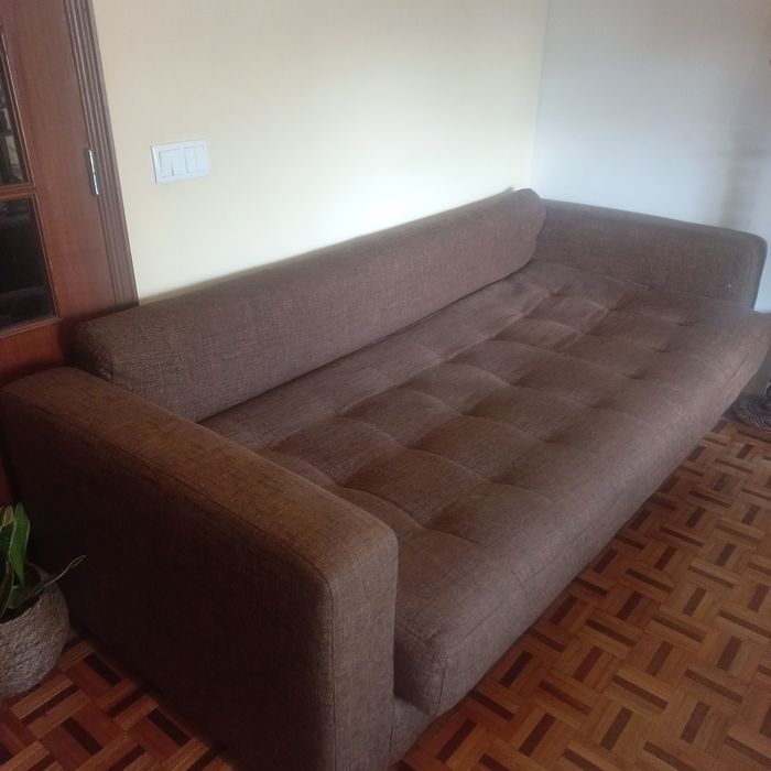 Sofá  grande  com chaise longue amovível