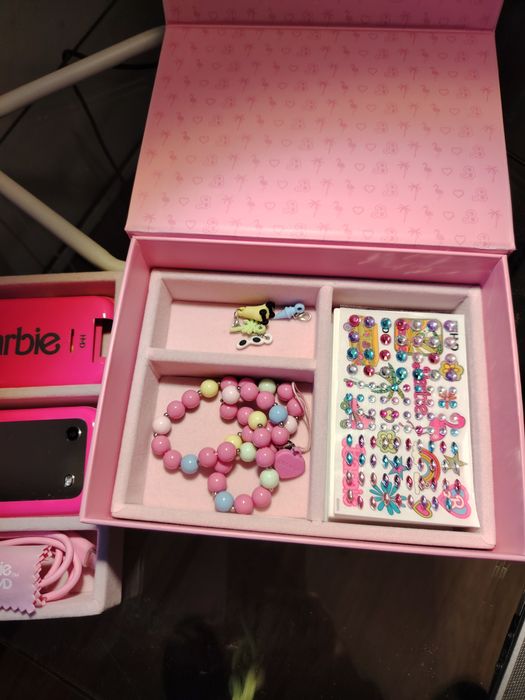 Telemóvel HMD Barbie