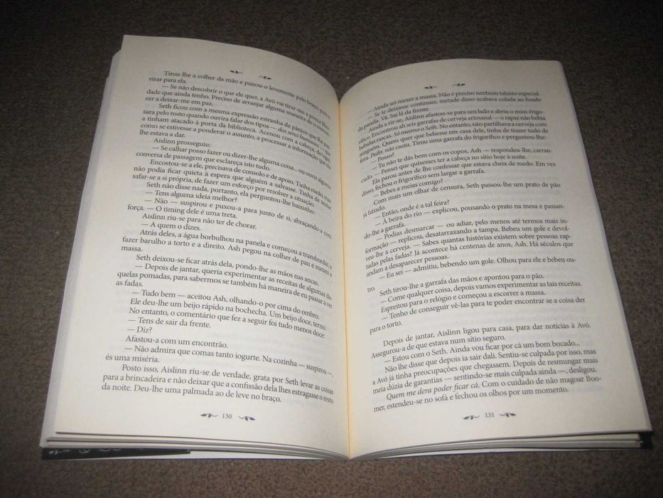 Livro "Amores Rebeldes" de Melissa Marr