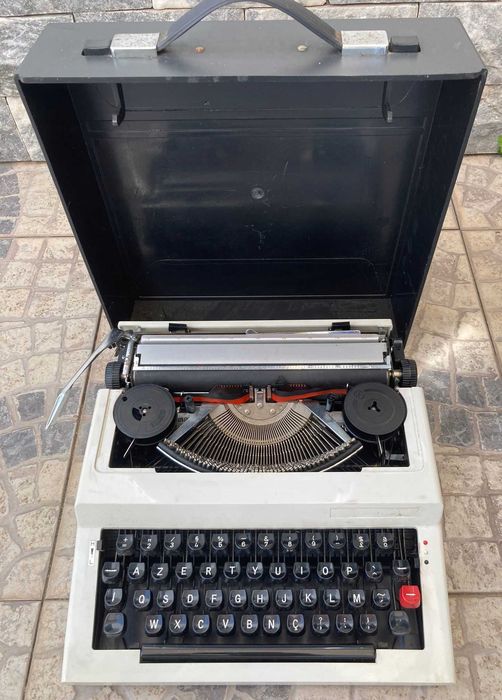 Máquina de Escrever Alpha 500 T