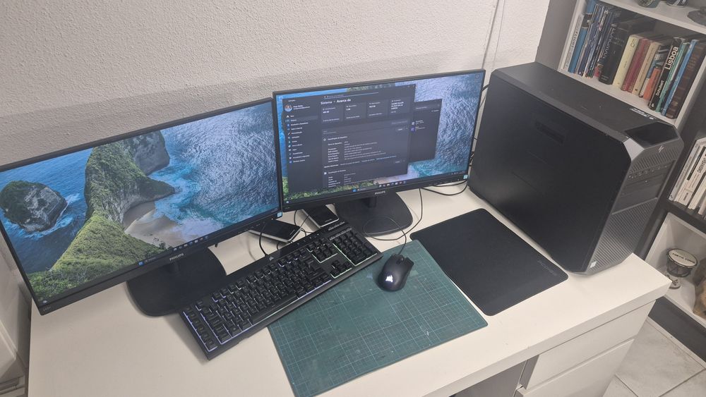 Workstation HP Z4 G4 com 2 monitores Philips de 24"