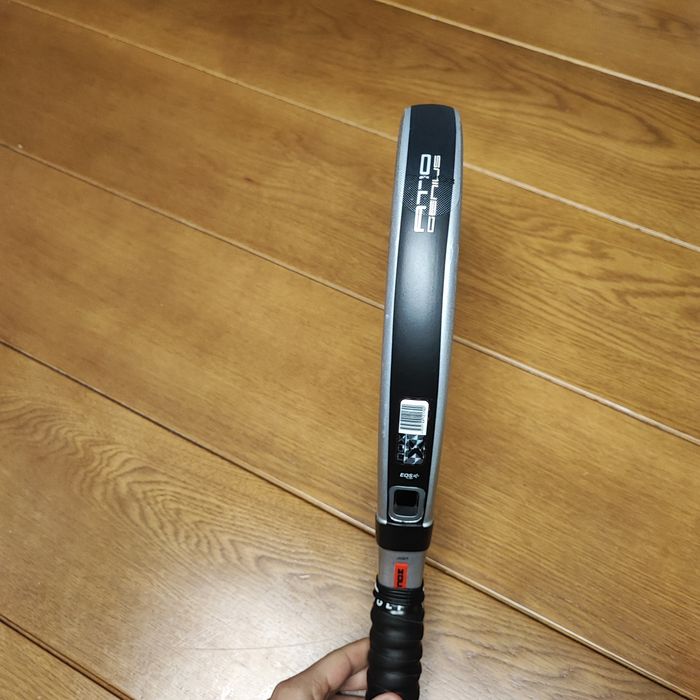 Vendo duas raquetes de pastel ambas com uso de 6 meses