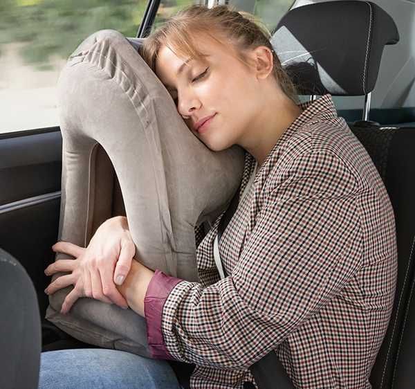 Almofada de viagem insuflável frontal