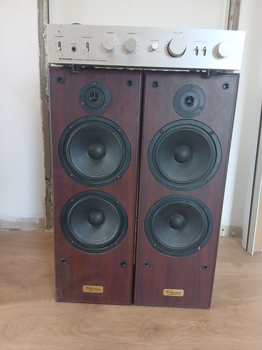 Amplificador com colunas