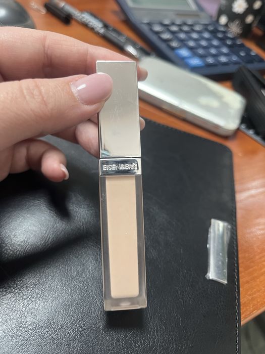 Консилер Eisenberg