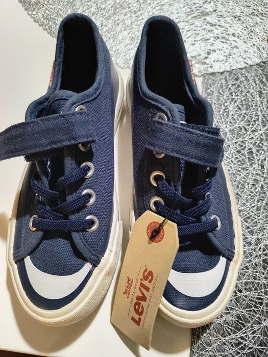 Nowe oryginalne buty Levi's rozmiar  29