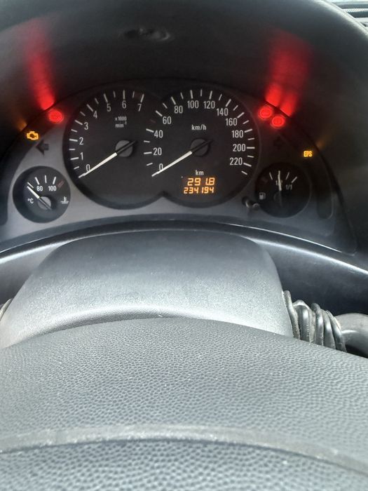 Opel Corsa C 2002 gasolinaCarro