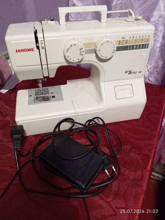 Швейная машинка Janome