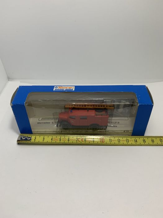 Mercedes LF 8 Bombeiros da Roco escala H0 1/87