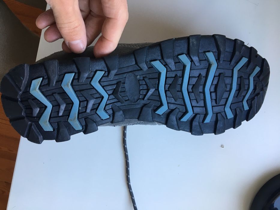 Sapatilhas de Montanhismo Novas