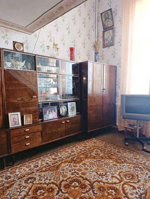 Дворівнева квартира у котеджі по Демократичній