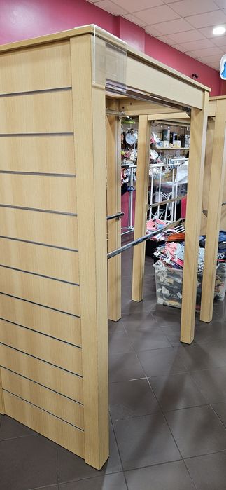 Expositor de roupa para loja