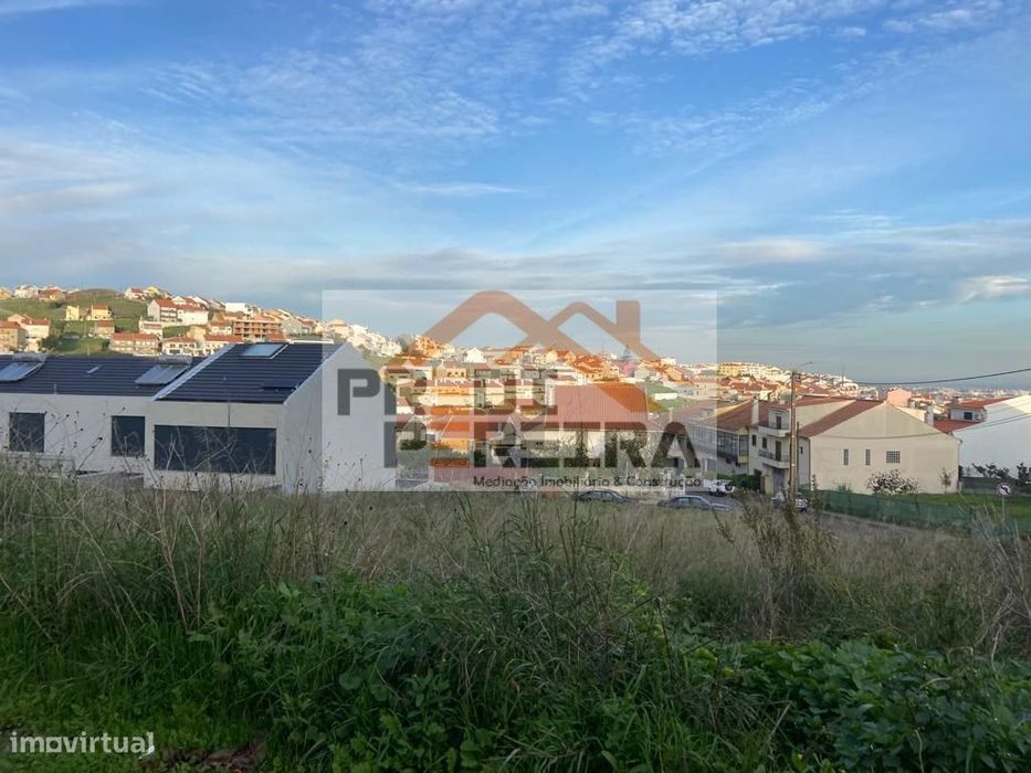 Lote de terreno urbano com 225 m2, para moradia geminada, composta ...